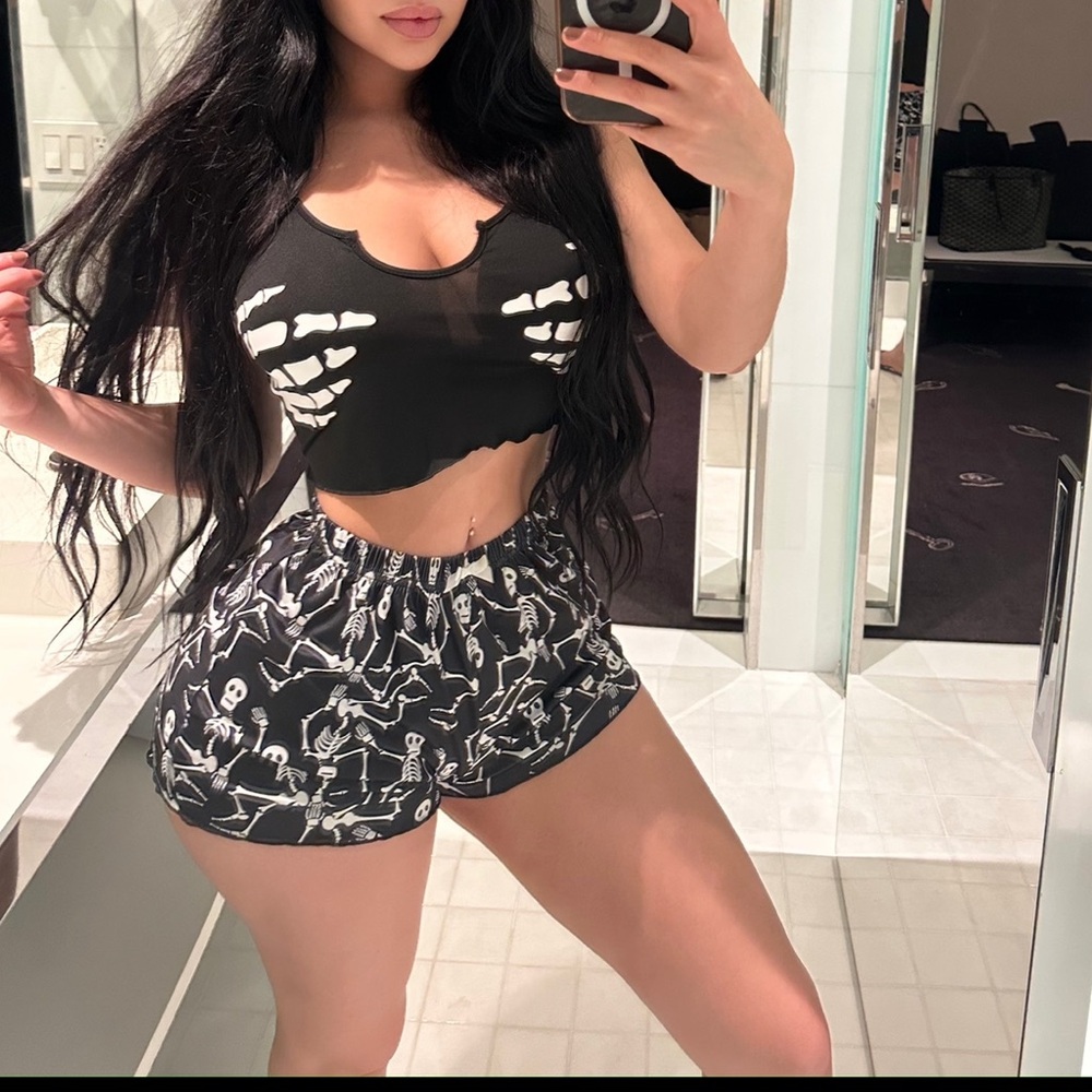 Skeleton Crop Top & shorts and jean butterfly top